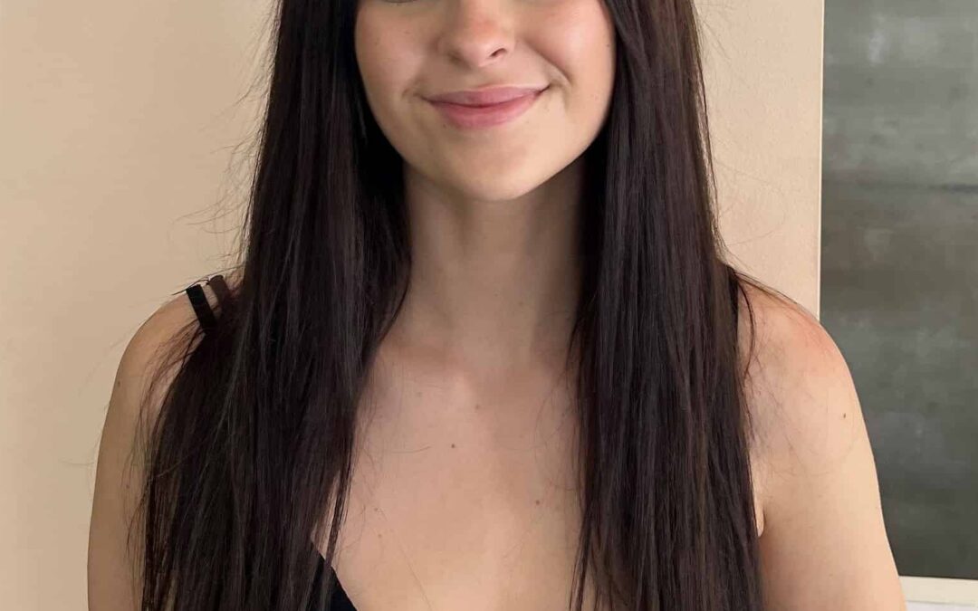 Sienna is an emerging stylist and first year apprentice working full time. She specialises in upstyles, clip in extensions, keratin smoothing and blow drys. Sienna grew up on the northern beaches and takes her own boat to the salon each day. Sienna is available to book online.